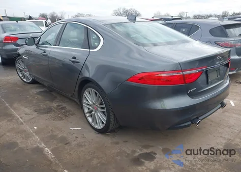 2017 Jaguar Xf 35T Prestige z USA, uszkodzony, nr VIN SAJBK4BV5HCY47515